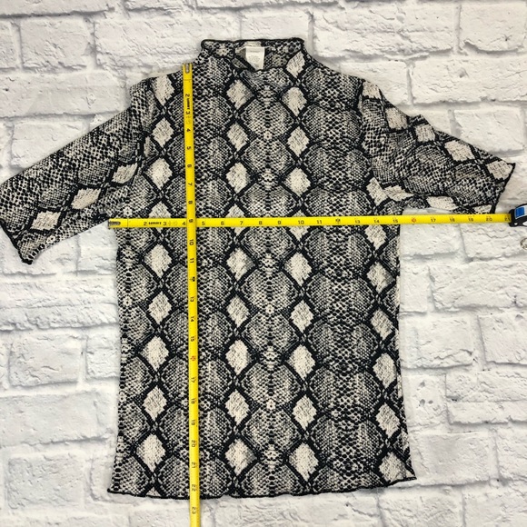 Caution To The Wind Snakeskin black Gray mock turtleneck style Sz M Stretch - Picture 7 of 10